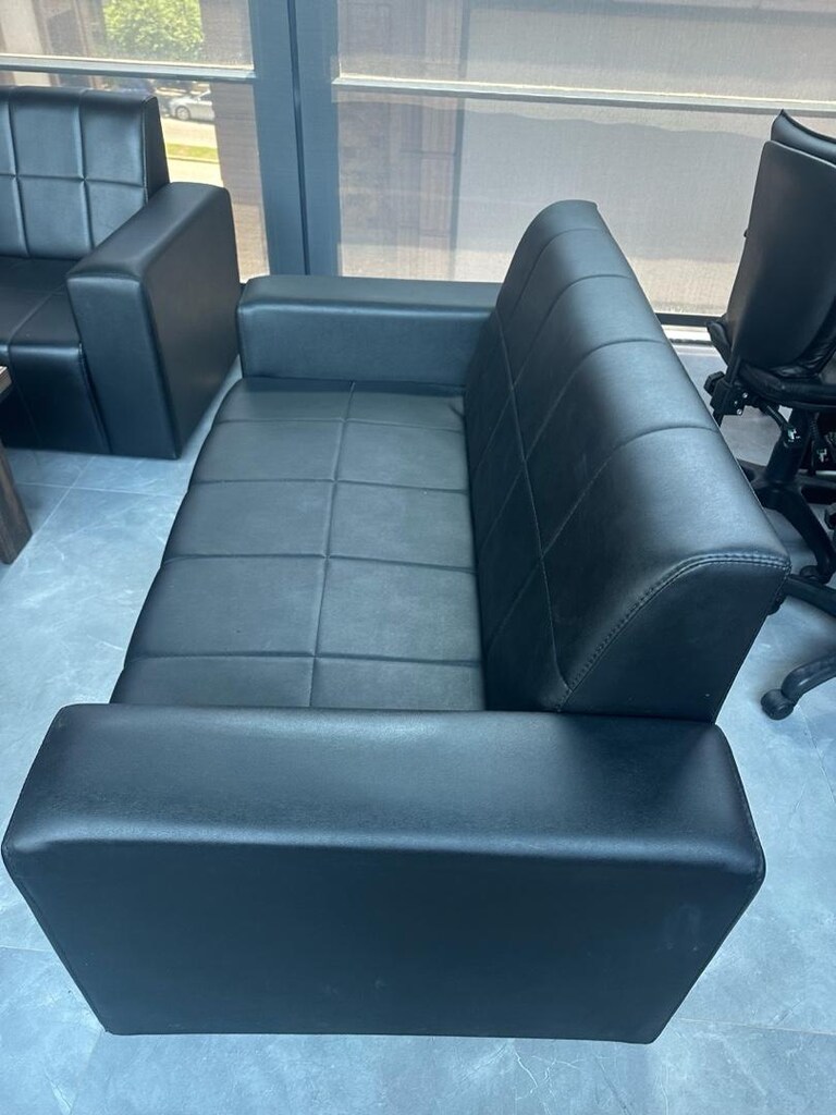 Çalışma masası+ orta sehpa+ koltuk takımı + toplantı masası+konsol - 6