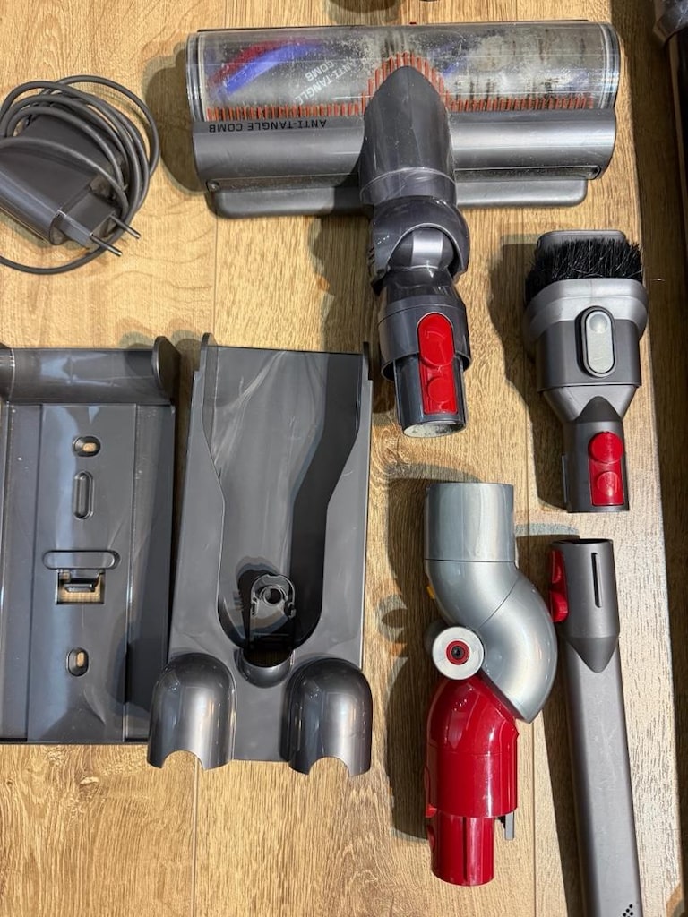 dyson v15 delect absolute - 5