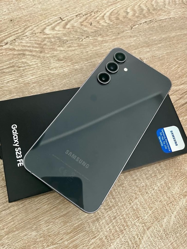 Samsung galaxy S23 FE çok temiz telefon - 3