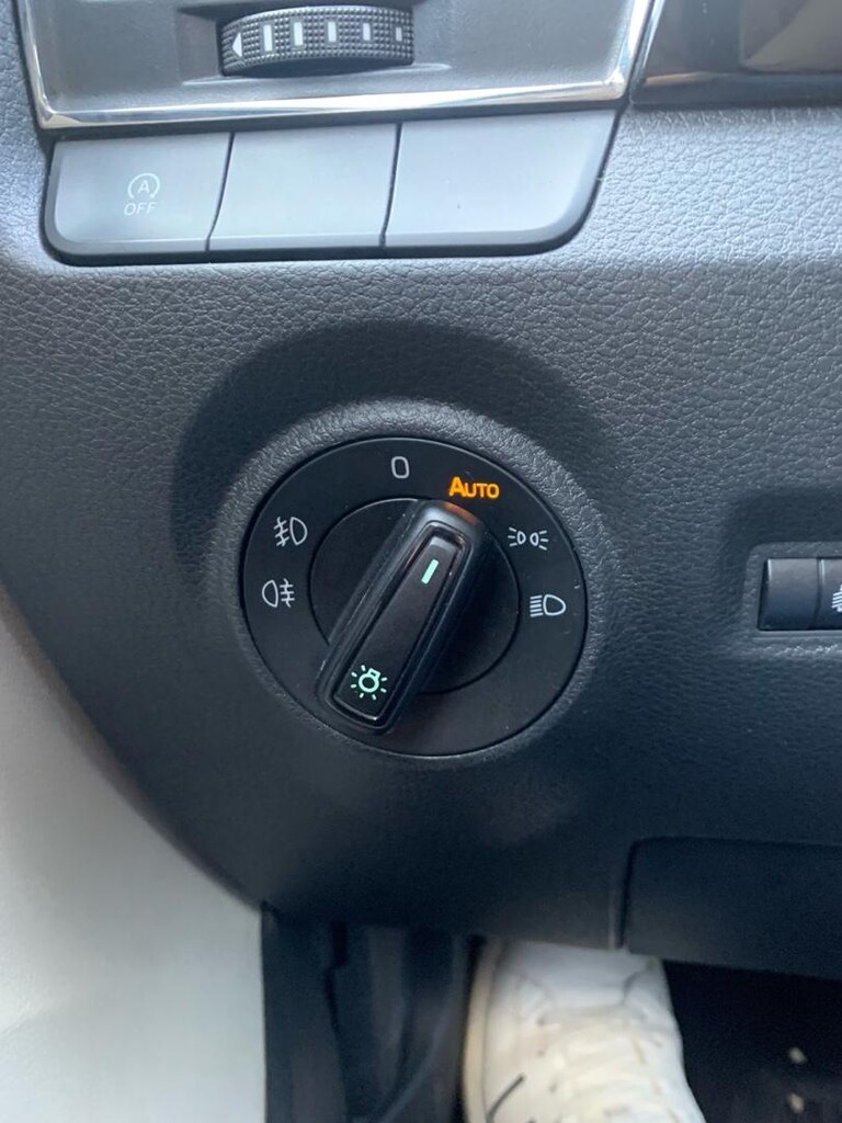 SKODA / FABIA / CARPLAY / 2017 / 120.000 - 20