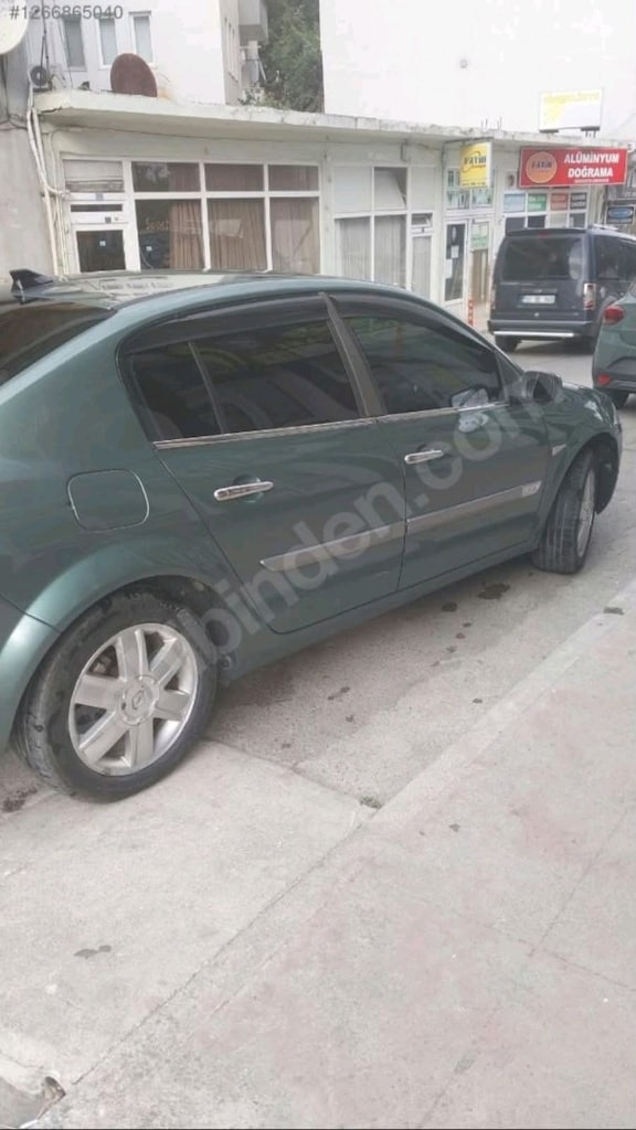 Megane2004 model temiz bakımlı aile aracıdır tüm bakımları yapılmıştır - 2