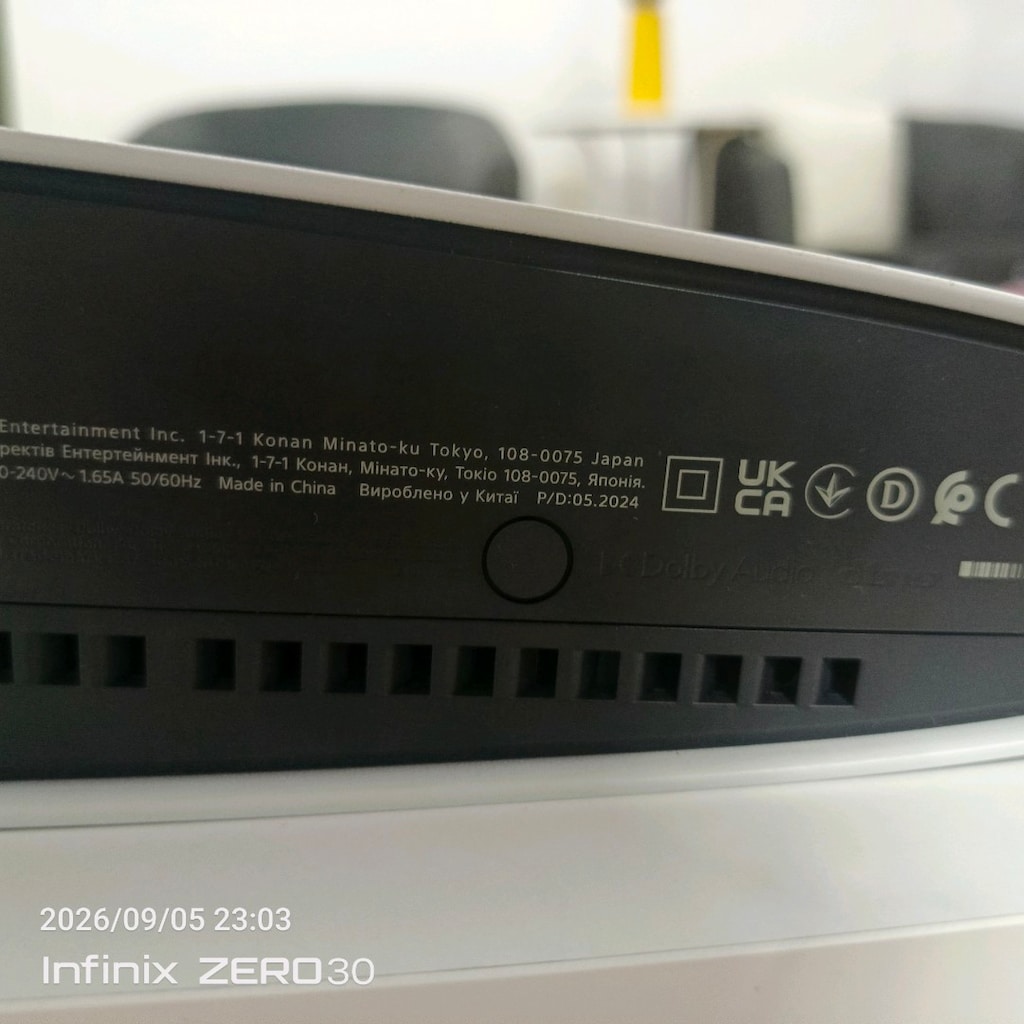 PS5 Slim + 2 Adet DualSense Kol – Temiz Kullanılmış - 2
