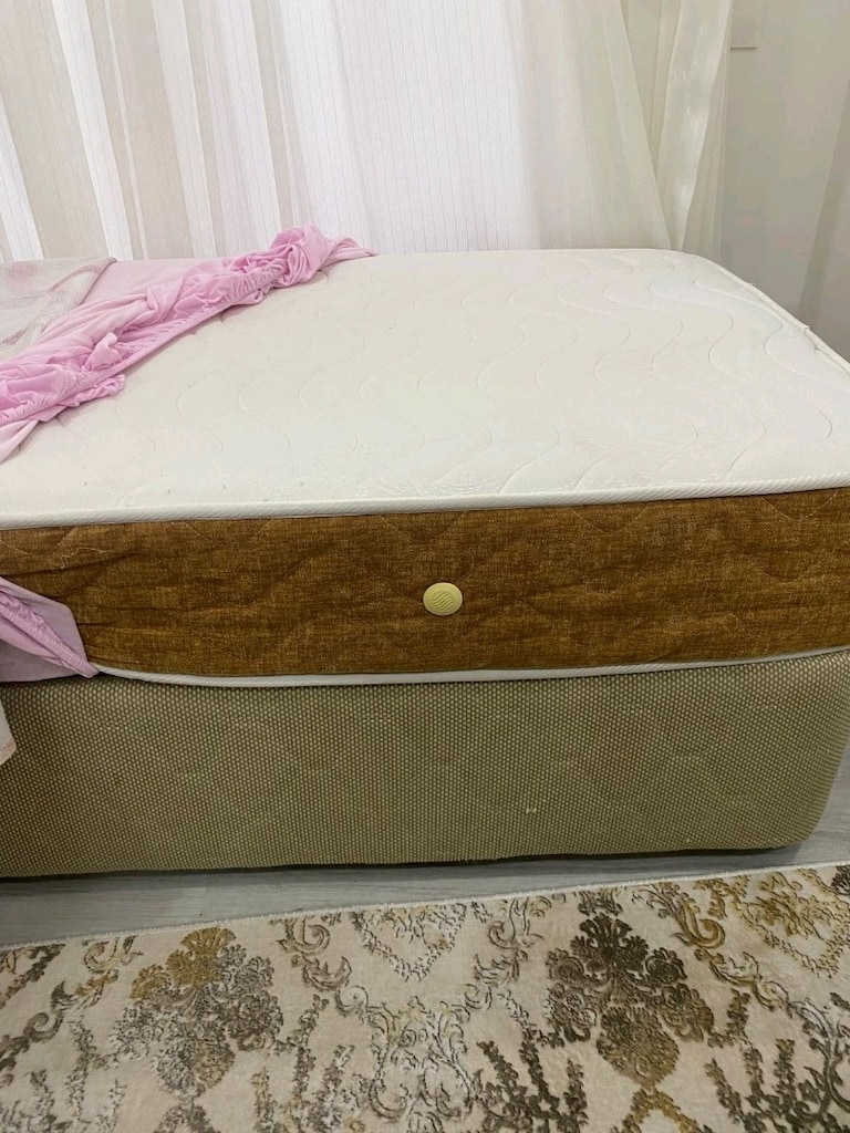Tek kişilik baza, yatak (yanında 2 tane 6 metre kare halı hediye) - 3