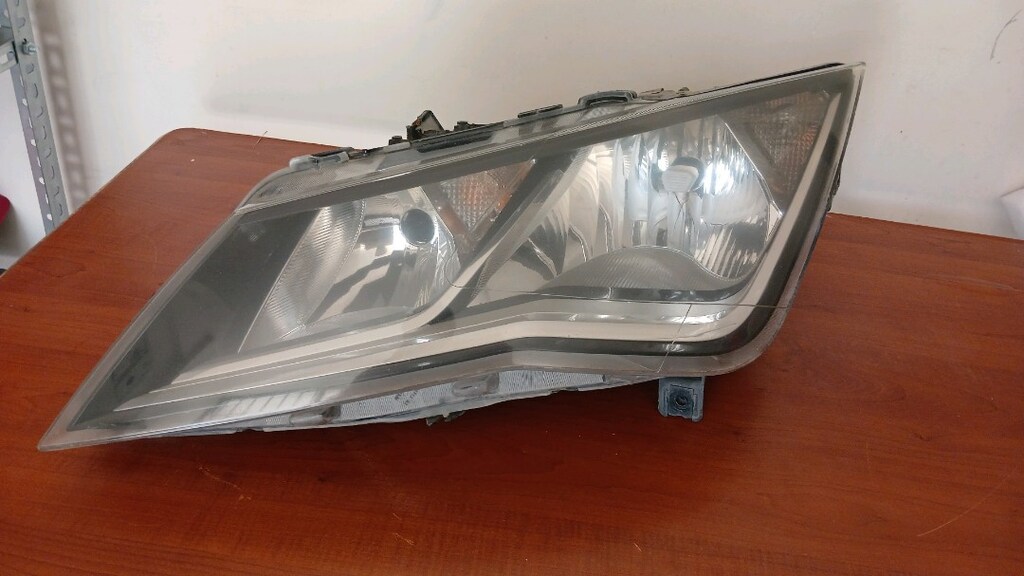 SEAT LEON SOL FAR ORJİNAL ÇIKMA KARGO OLUR - 2