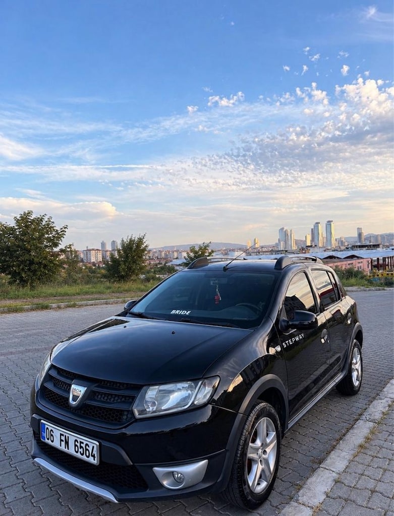 Sandero Stepway düşük km tertemiz - 4
