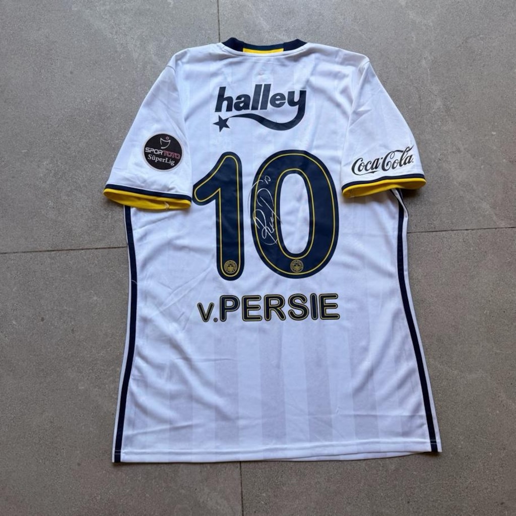 robin van persie maç forması