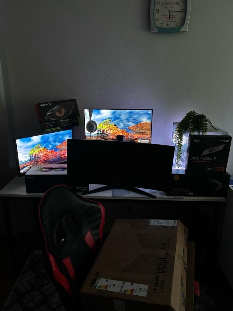 RTX 4070 SUPER 240Hz 3 Monitörlü FULL GAMING SETUP + VALORANT HESABI - 5