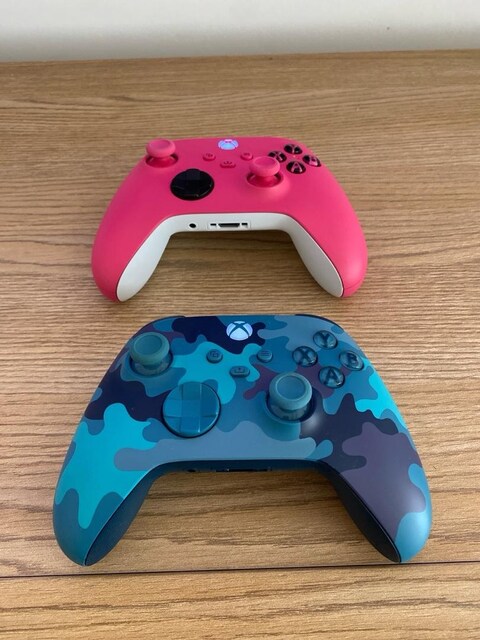 XBOX SERİES S ve 2 ADET ÖZEL KOL