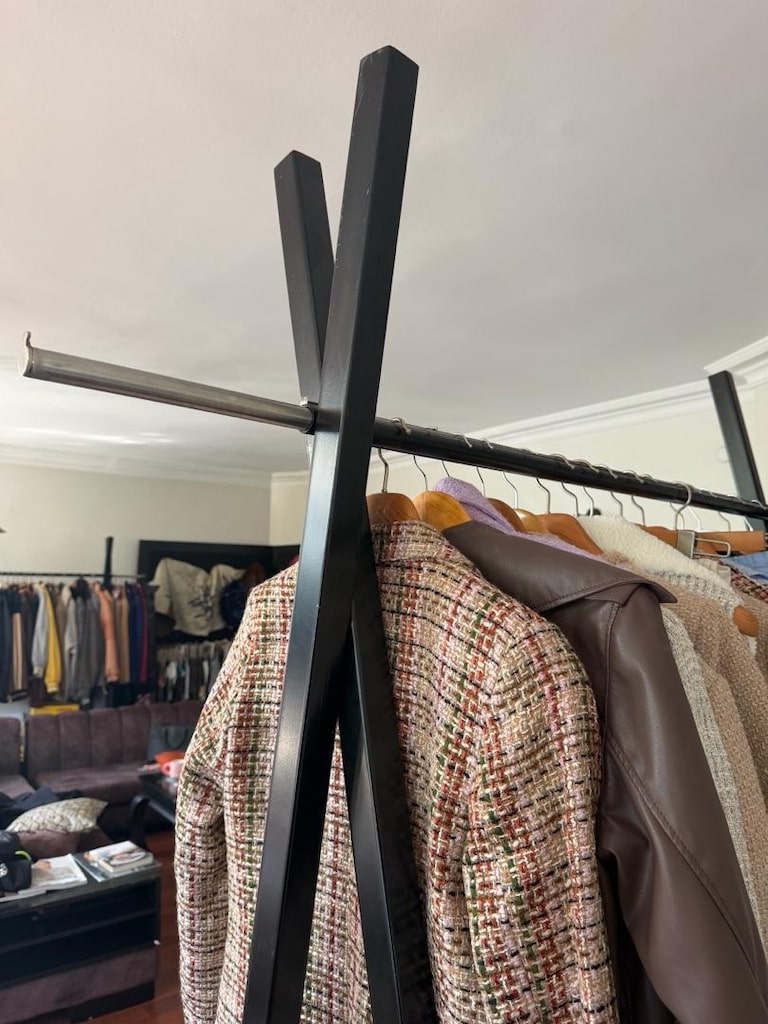 6 Adet Şık ve Sağlam Showroom / Mağaza Tipi Tekerlekli Kıyafet Askılığ - 4