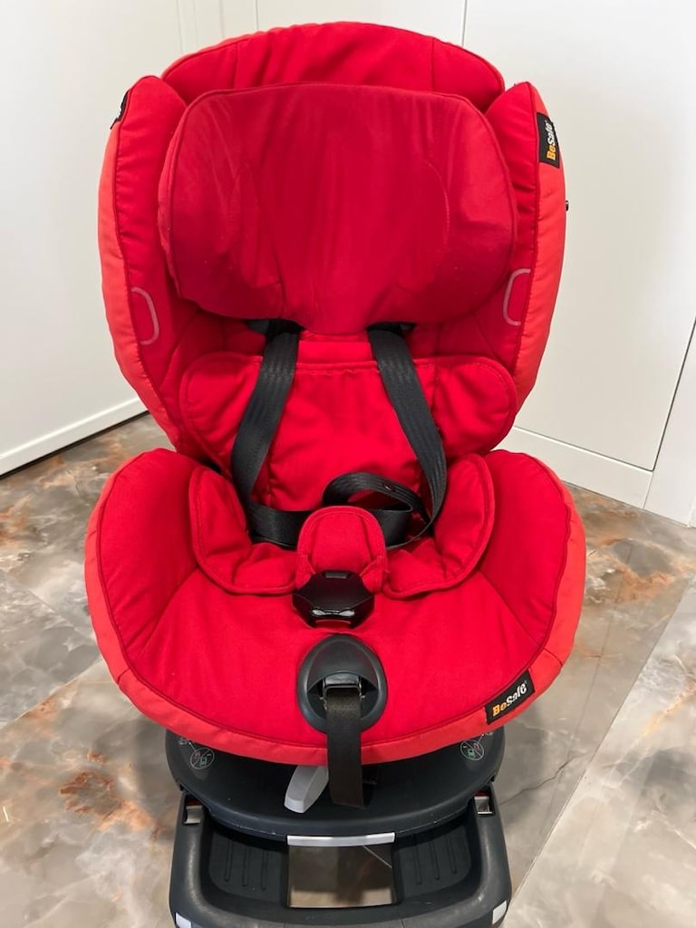 BeSafe iZi Comfort X3 ISOFIX + Ayak Destekli Oto Koltuğu (9–18 kg)