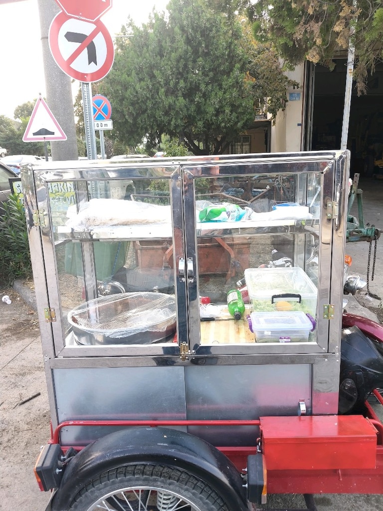 simit börek arabası. - 2