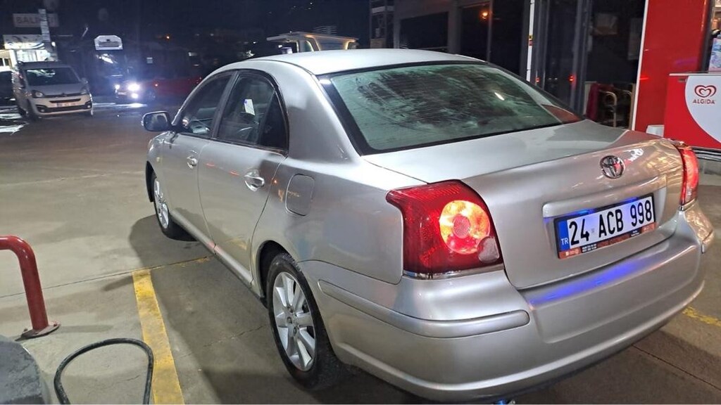 Toyota avensis 2007 model - 2