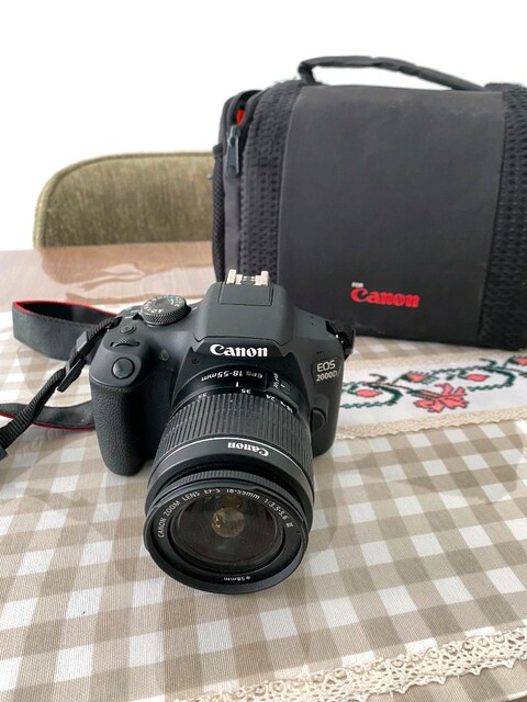 Canon EOS 2000d