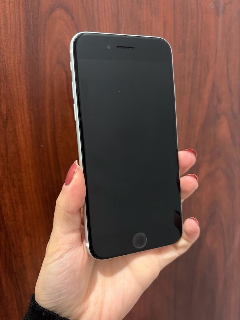 iPhone SE 2. Nesil 64 GB – Anakart Arızalı / Parça Niyetine - 2