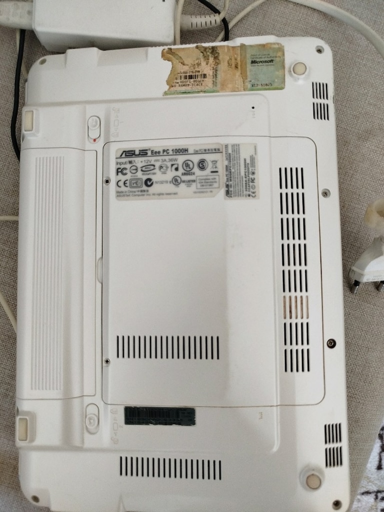 Asus Eeepc 1000H mini notebook - 8