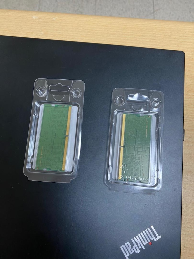 SAMSUNG 16 GB DDR5 - 5