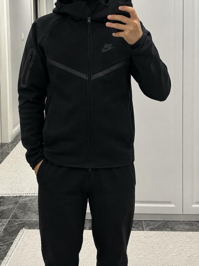 Nike Tech Fleece - 4
