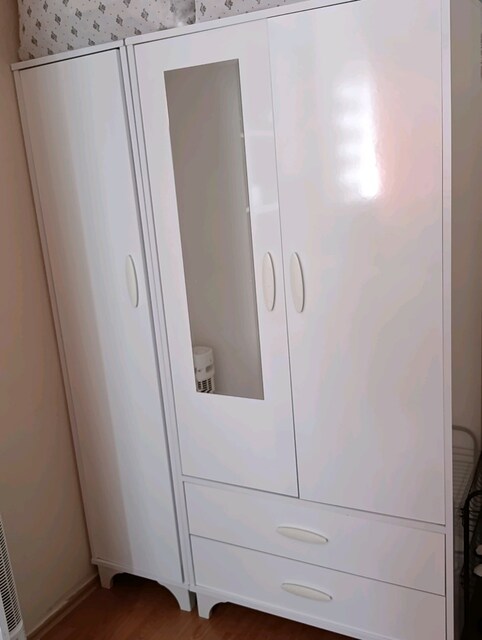 Beyaz Genç Odası Takımı (Gardırop + Şifonyer + Masa + Baza Başlık