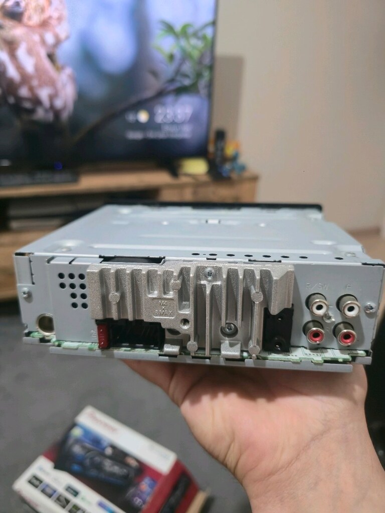 Pioneer DEH-S4250BT - 7