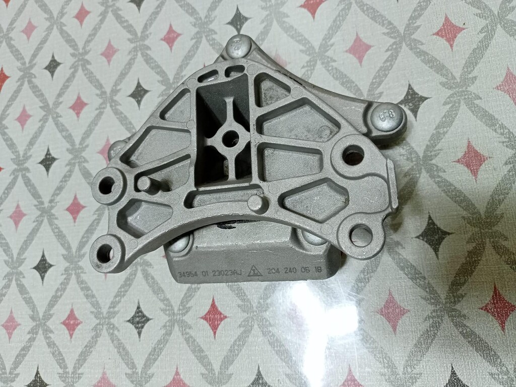 Mercedes W204 / W212 Orjinal Motor Kulağı z rotu (A2042400618) - 3