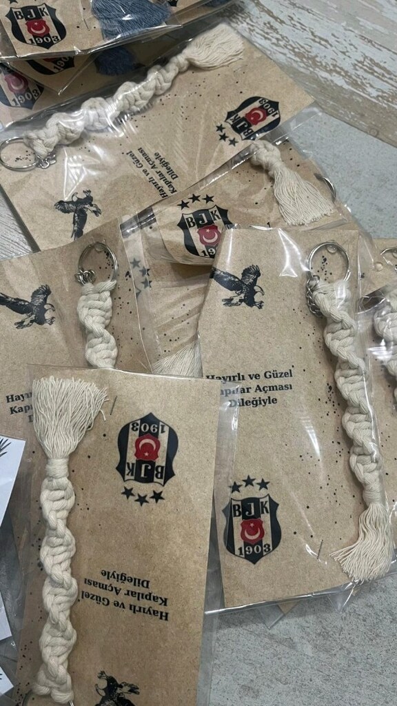 makrome anahtarlık(200 adet var)adet fiyatı 4,5 tl - 8