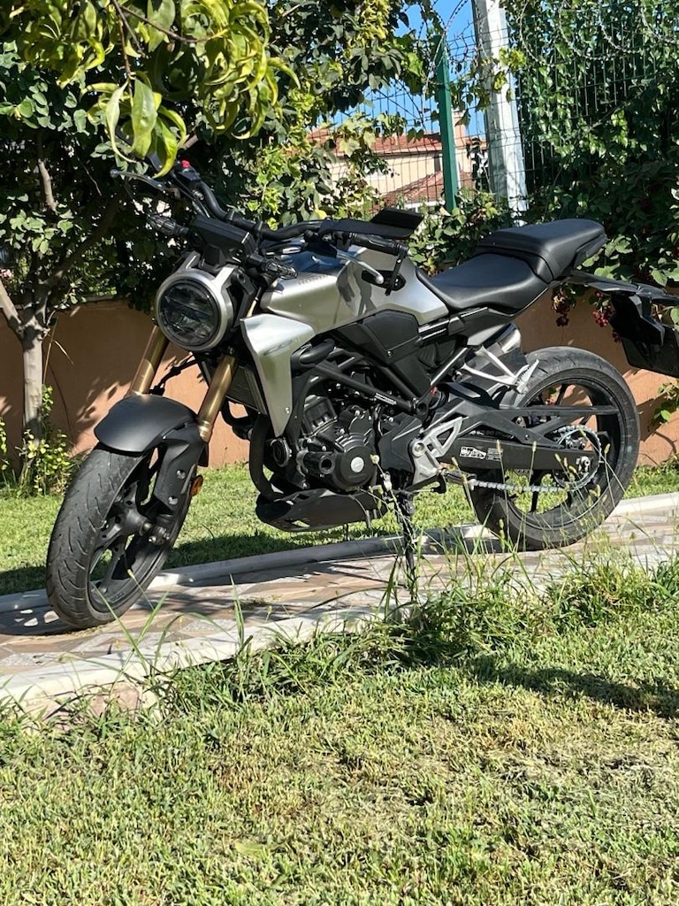 6.000 km'de temiz, kazasız Honda CB250R, ekstralı ve bakımlı. - 4