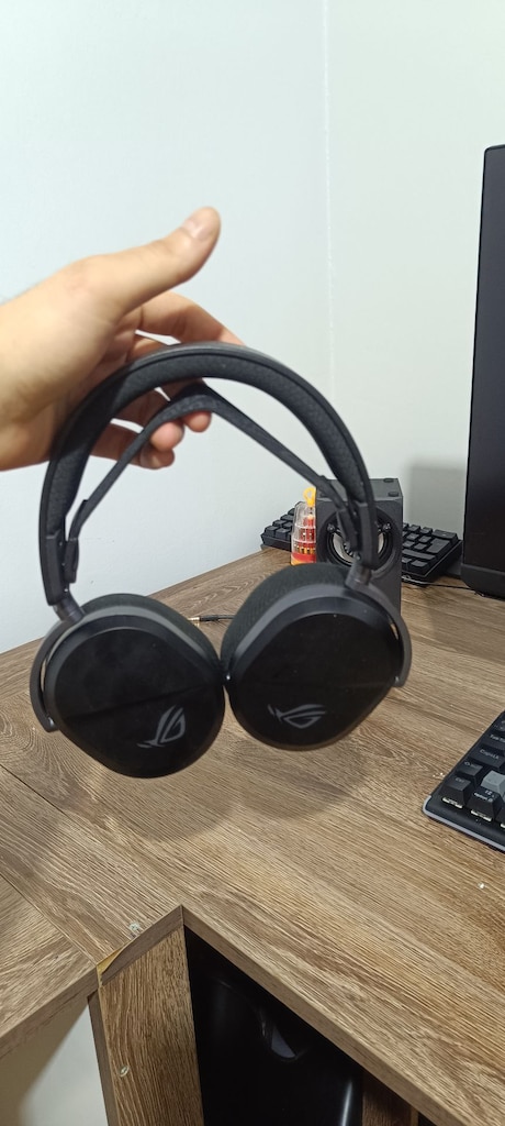 Oyuncu laptopu tüm ekipmanlarıyla beraber - 4