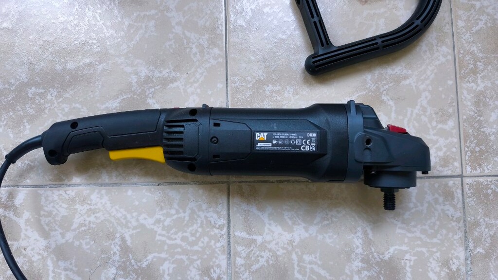 CAT DX38 1400W 180MM DEVİRLİ PROFESYONEL POLİSAJ MAKİNESİ - 8
