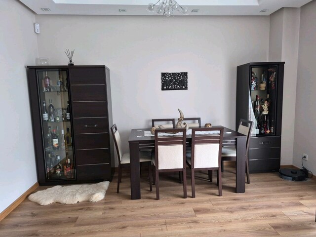 YEMEK VE DERİ OTURMA ODASI
