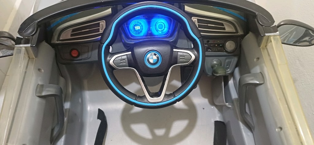BMW Lisanslı akülü araba