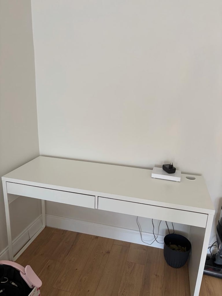 IKEA MICKE ÇALIŞMA MASASI