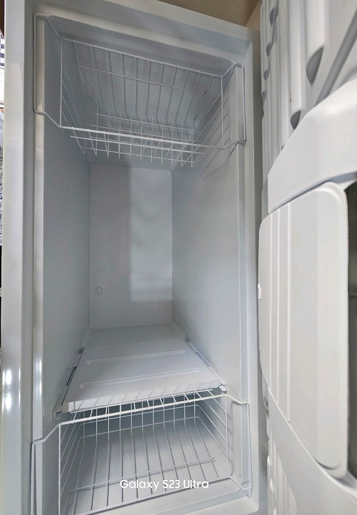 2 Ay Kullanıldı - 4.5 Yıl Garantili Uğur Sandık Tipi Derin Dondurucu - 2