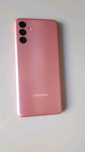 Samsung a04 s 1yil kullanılmış çiçek gibi