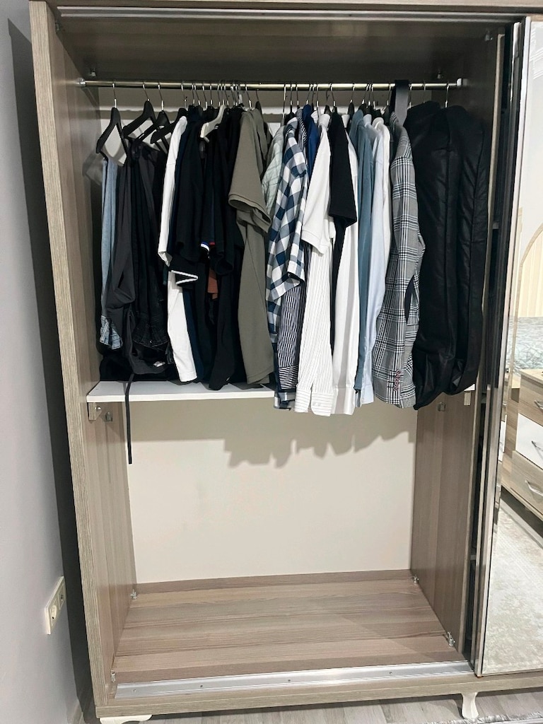 sürgülü 4 kapılı gardrop, 2 adet komodin, Aynalı 3 cekmeceli komodin - 3