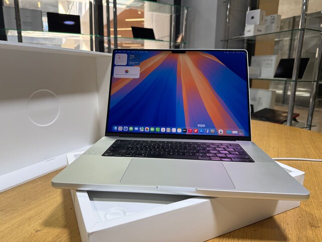 APPLE MACBOOK PRO 16inç M3 PRO 36RAM 512SSD %99 PİL