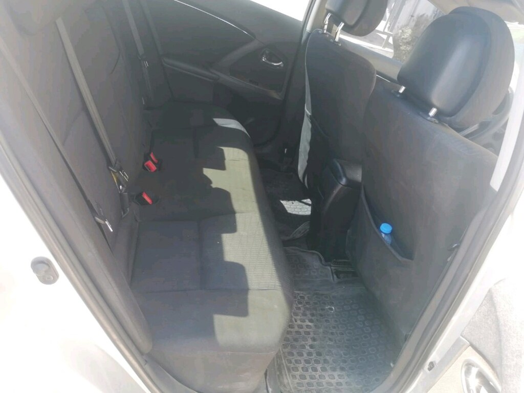 2009 Model Toyota Avensis - 3