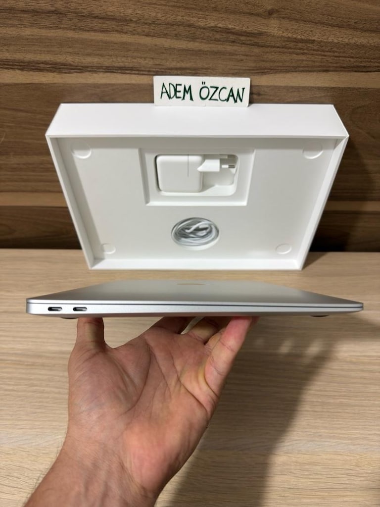 MacBook Air / M1 / 13 inç / 8 GB Ram / 256 GB Ssd - 5