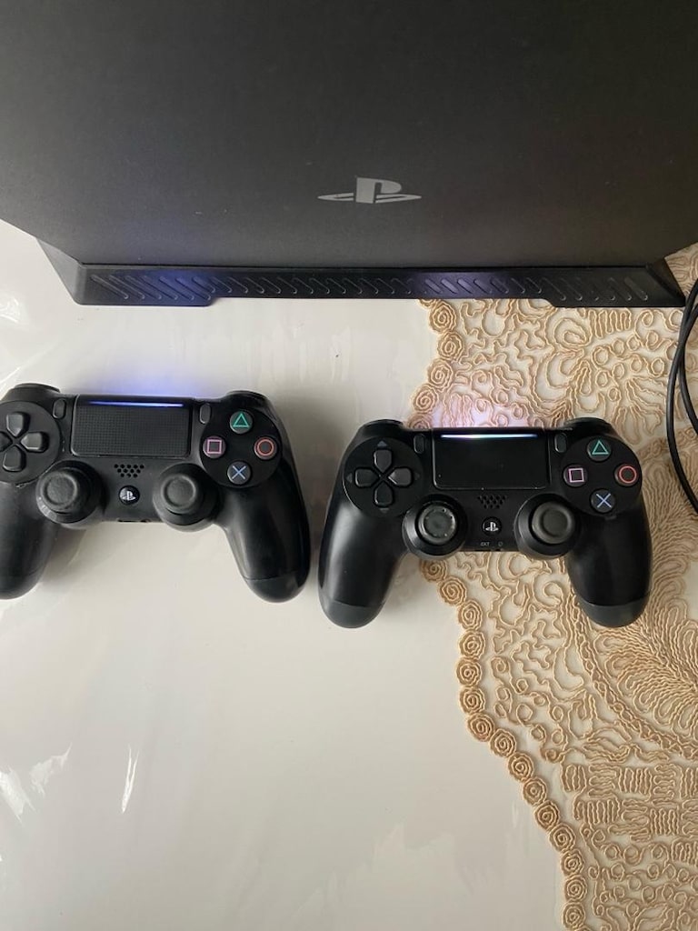 PS4 SLİM 1TB ÇİFT KOL - 2