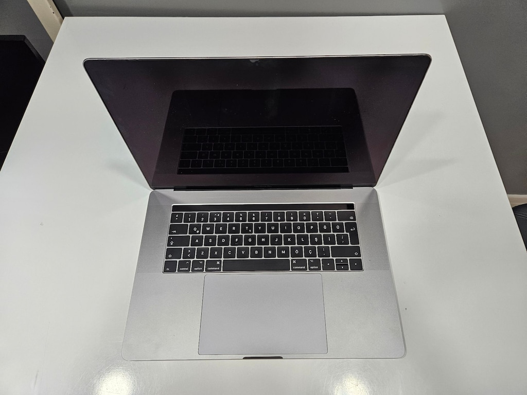 MACBOOK PRO + İ7 İŞLEMCİ + 16 GB RAM + 500 GB SSD + 15 İNÇ - 3