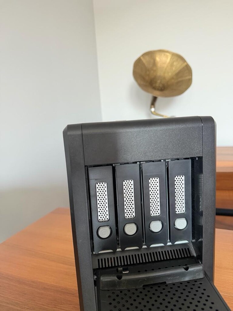 Sandisk Professional G-Raid Shuttle 48TB - 3