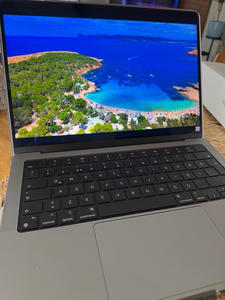 Apple Macbook Pro 14 Inch M4 - 2