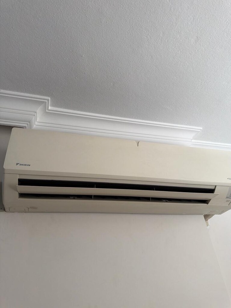 Daıkın klima sensira model 18.btu - 4