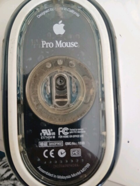 Apple Pro Efsane Mouse Şefaf Kasalı (Model M5769)'dur.