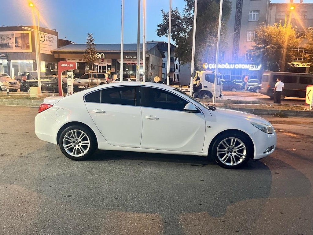 TEMİZ BAKIMLI OPEL İNSİGNİA 2.0 CDTİ OTOMATİK - 2