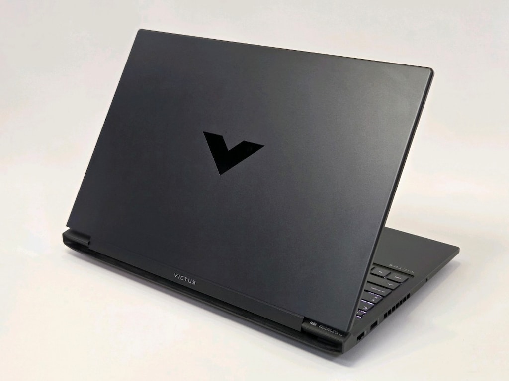 HP Victus Gaming 16 Ryzen 7 7840HS 16GB DDR5 RTX 4060/8GB 1TB - 3
