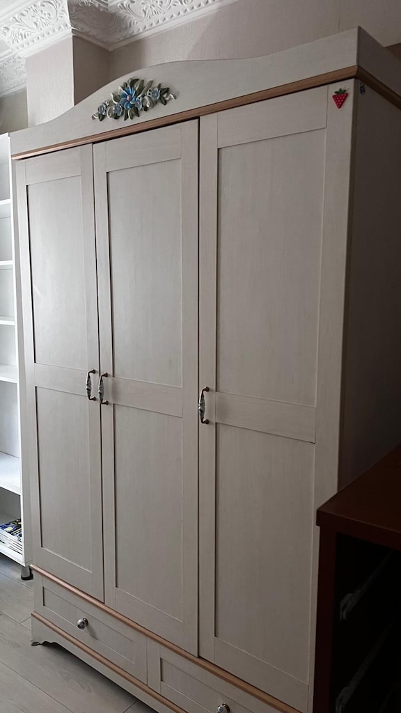 Çilek mobilya dolap - 2