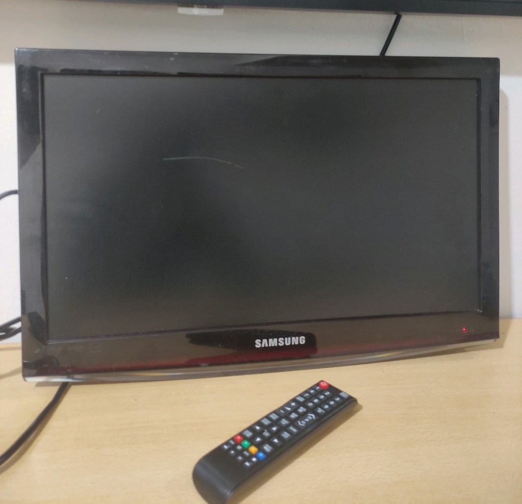 Samsung HD televizyon 55 ekran ekranlar yuzeysel çizik mevcut - 2