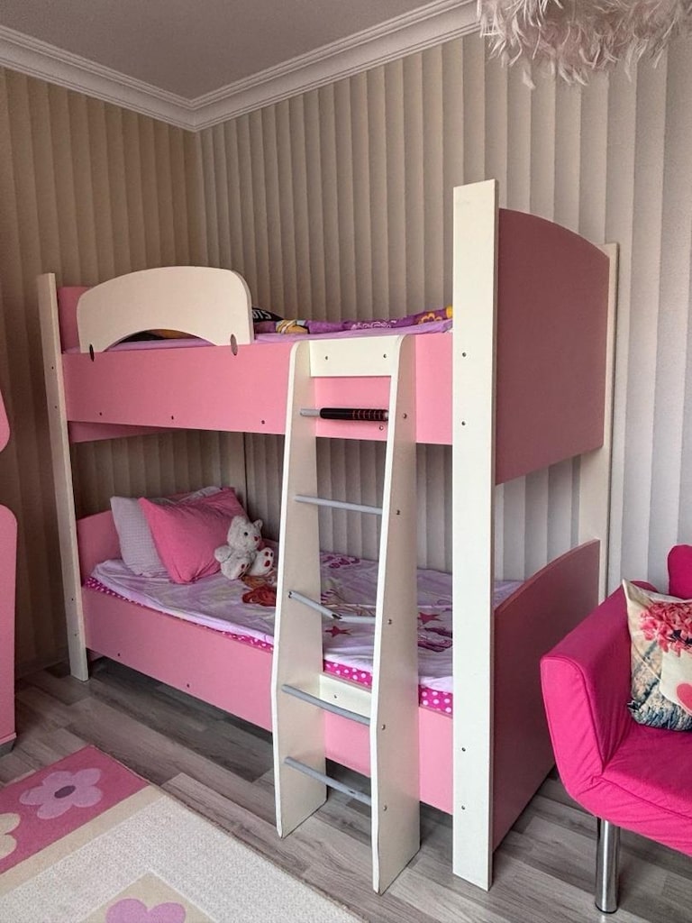 Eksiksiz Pembe Kız Çocuk / Genç Odası Seti + 2 Adet Yatak Dahil