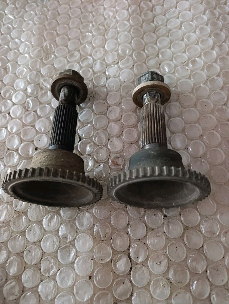 FORD TRANSİT 2006-2014 Ön Aks Frezesi (ABS'li Okuyucu Dişli) - 2