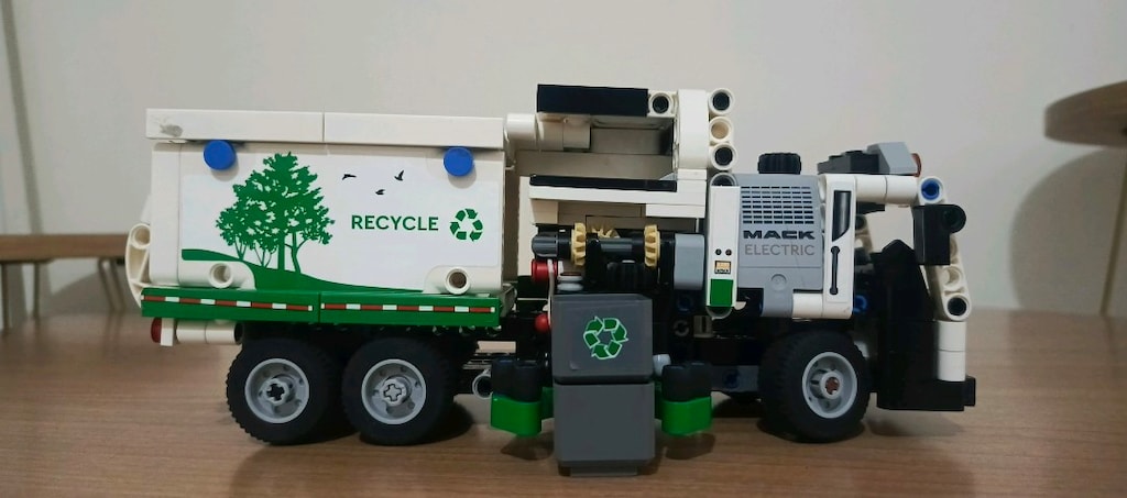 42167 Lego technic çöp kamyonu - 6